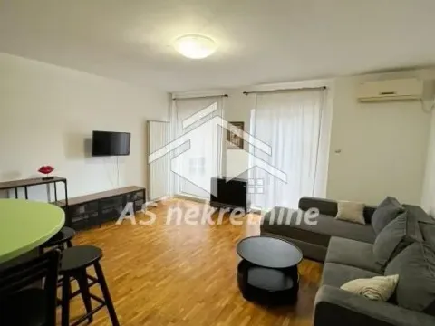 Rent, two bedroom apartment, 73m², Južni Bulevar, Vračar Sve Podlokacije - image 2