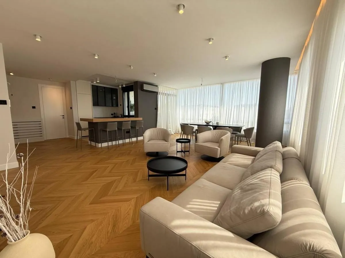 Prodaja, stan, 126m², Adamovićevo Naselje, Novi Sad Sve Podlokacije