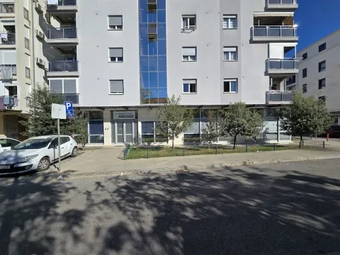 Sale, office space, 370m², Blok 9, Podgorica - image 22