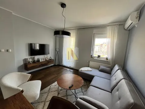Izdavanje, dvosoban stan, 43m², Bulevar Evrope, Novi Sad Sve Podlokacije - image 4