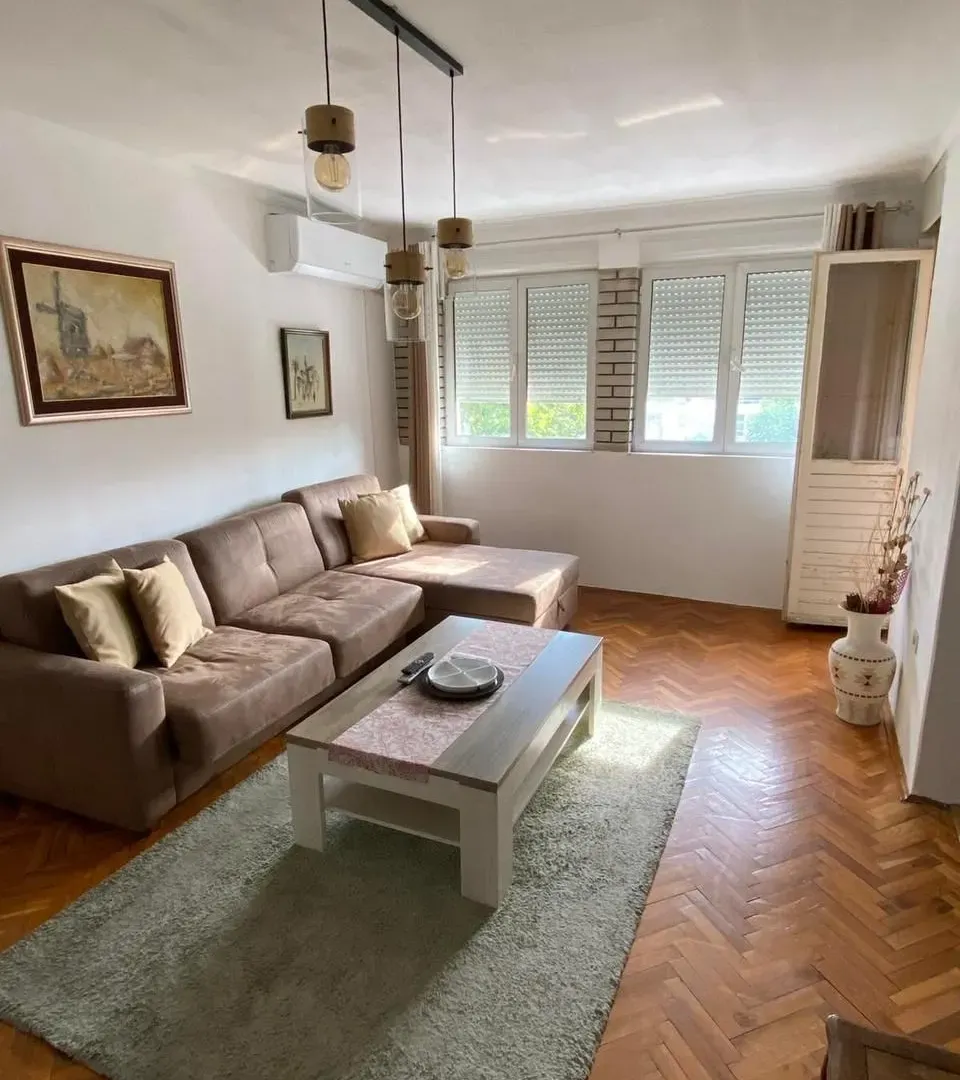 Izdavanje, dvosoban stan, 80m², Zabjelo, Podgorica