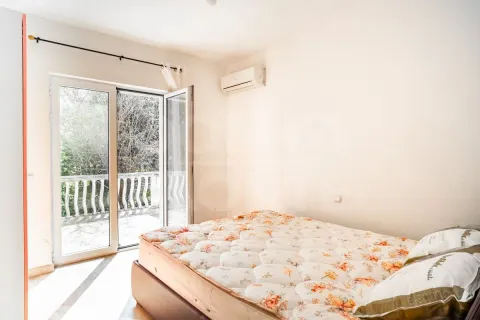 Izdavanje, trosoban stan, 84m², Stari Grad Kotor, Kotor - image 3