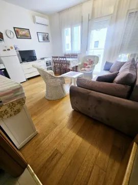 Izdavanje, jednosoban stan, 49m², Blok 9, Podgorica - image 5