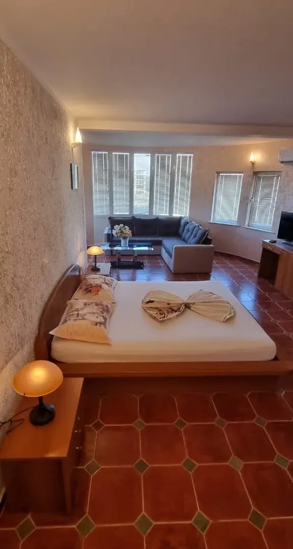Sale, hospitality venue, 670m², Ulcinj, Crna Gora