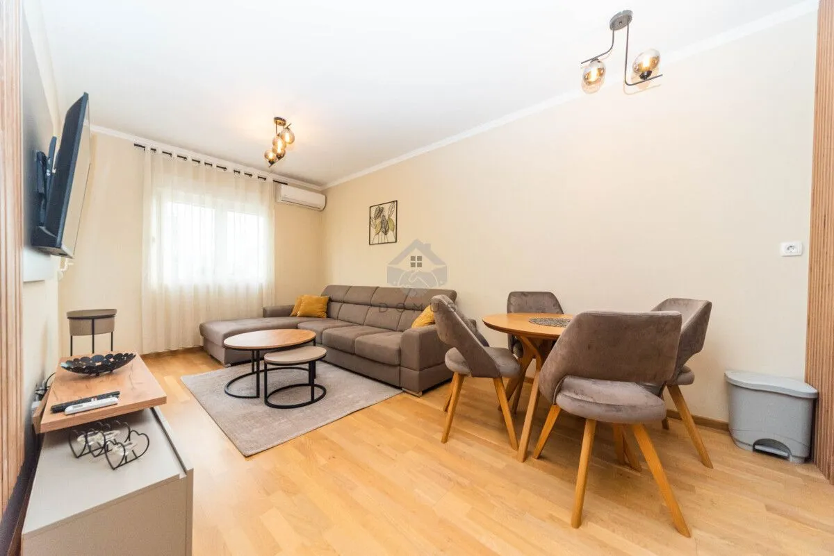 Izdavanje, jednosoban stan, 45m², Pobrežje, Podgorica