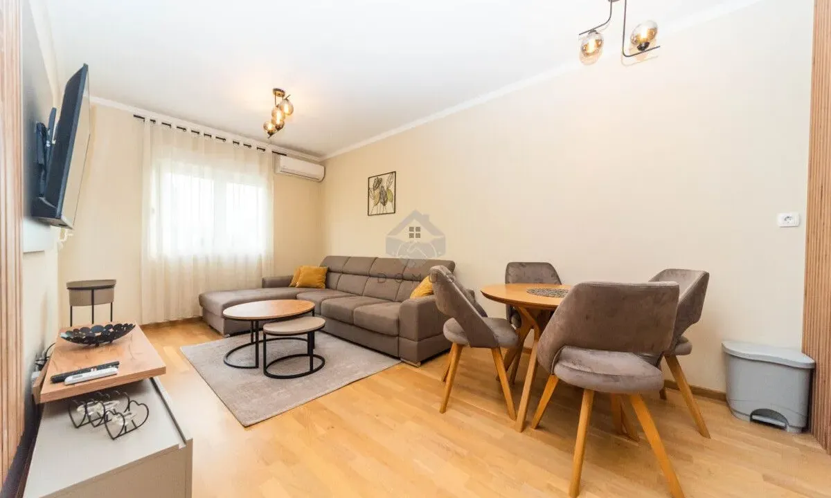 Izdavanje, jednosoban stan, 45m², Pobrežje, Podgorica