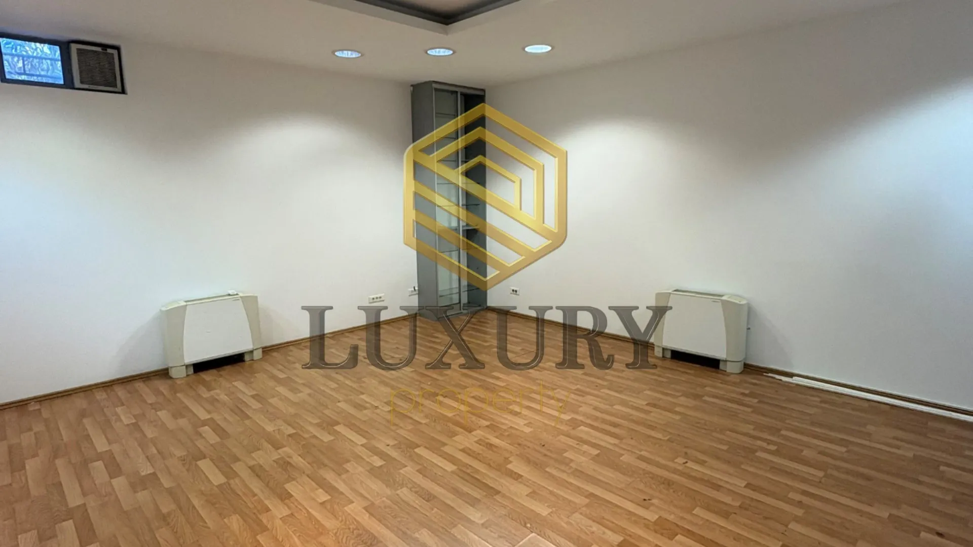 Rent, office space, 160m², Obala Morače, Podgorica