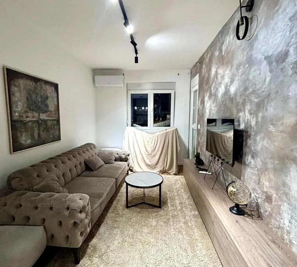 Izdavanje, dvosoban stan, 60m², Pobrežje, Podgorica