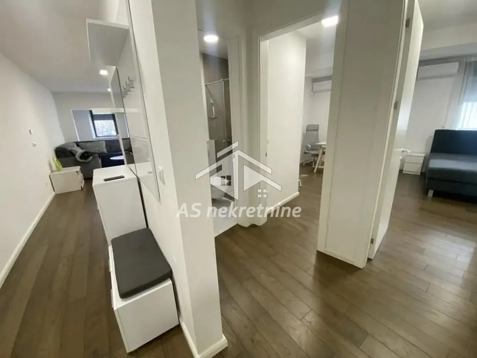 Rent, apartment, 77m², Vračar Sve Podlokacije, Beograd