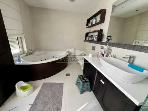 Prodaja, trosoban stan, 127m², Novi Beograd Blok 29, Novi Beograd Sve Podlokacije - image 17