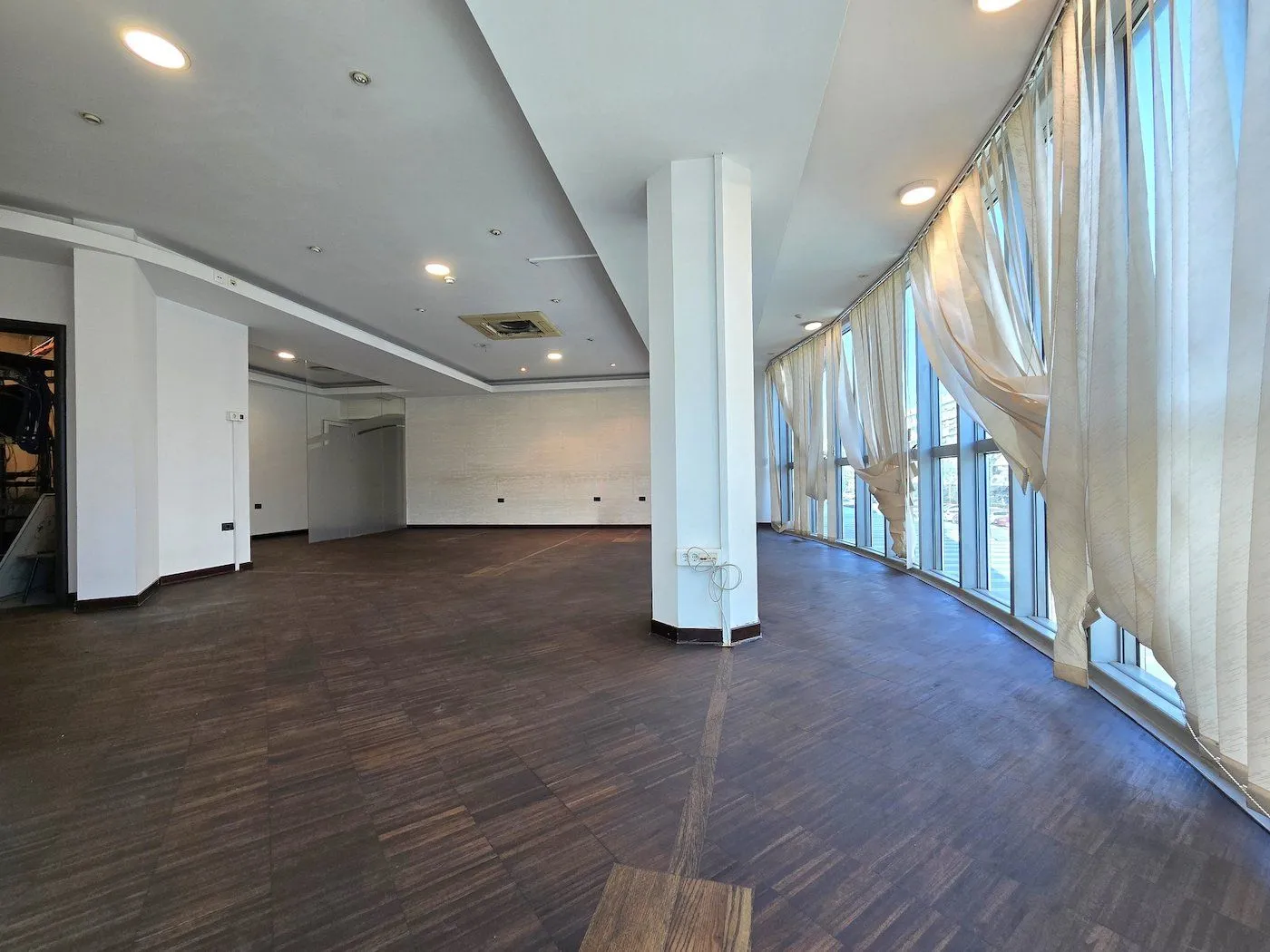 Rent, office space, 450m², Preko Morače, Podgorica