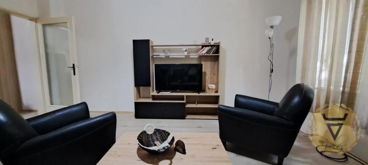 Izdavanje, dvosoban stan, 52m², Stari Grad, Beograd