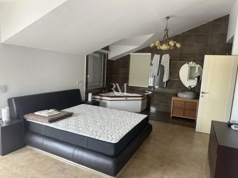 Izdavanje, trosoban stan, 160m², Kavač, Kotor - image 7