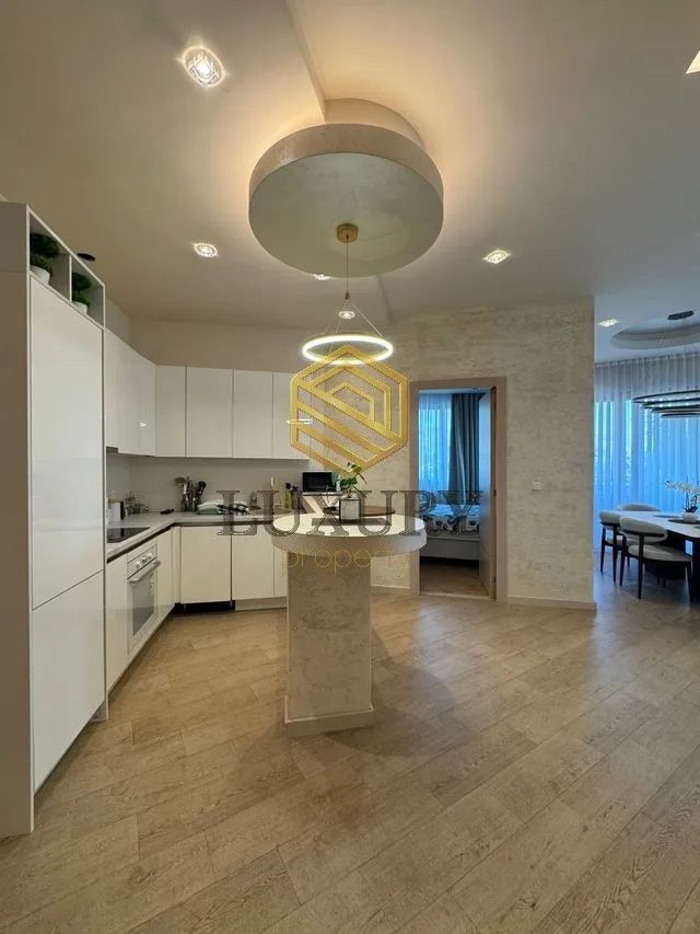 Prodaja, dvosoban stan, 117m², Centar, Budva