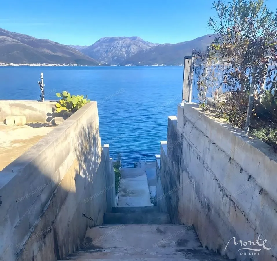 Prodaja, kuća, 105m², Krašići, Tivat