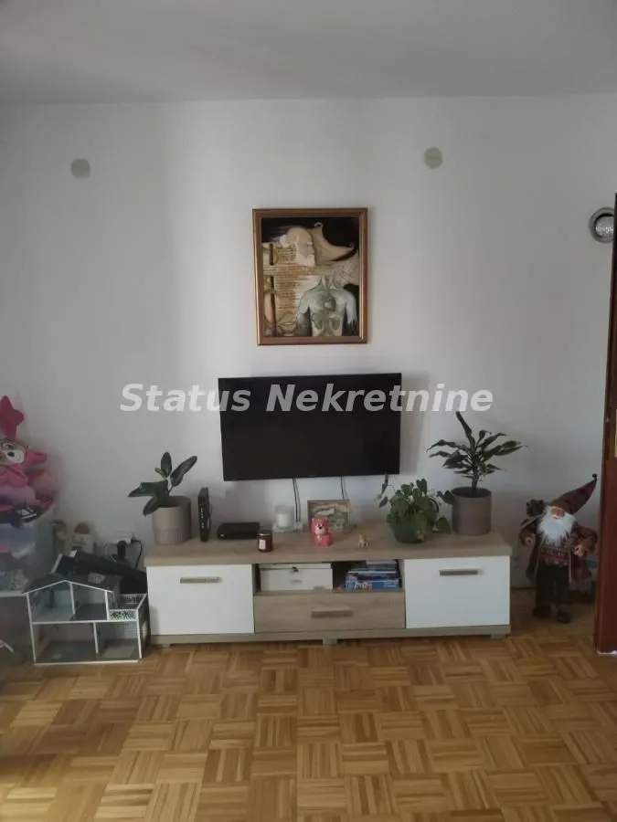 Izdavanje, dvosoban stan, 56m², Novo naselje, Novi Sad