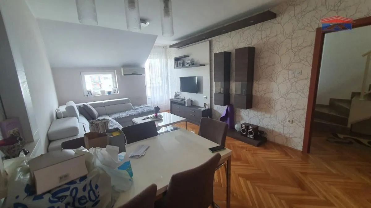 Izdavanje, četvorosoban stan, 101m², Novo naselje, Novi Sad