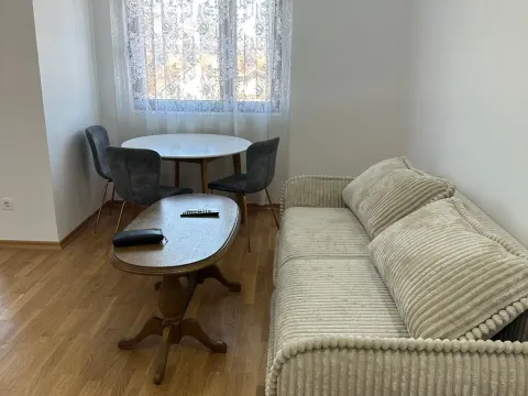 Rent, studio apartment, 29m², Stari Aerodrom, Podgorica - image 2