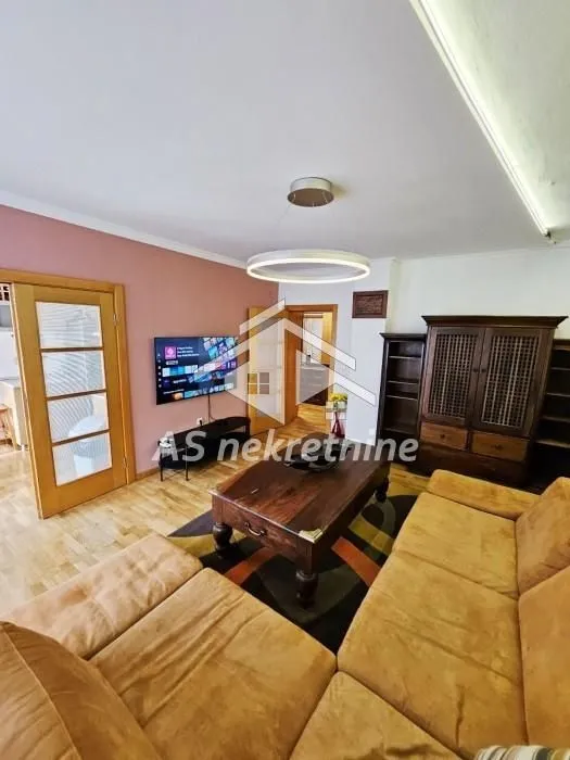 Rent, three bedroom apartment, 80m², Stari Grad, Beograd