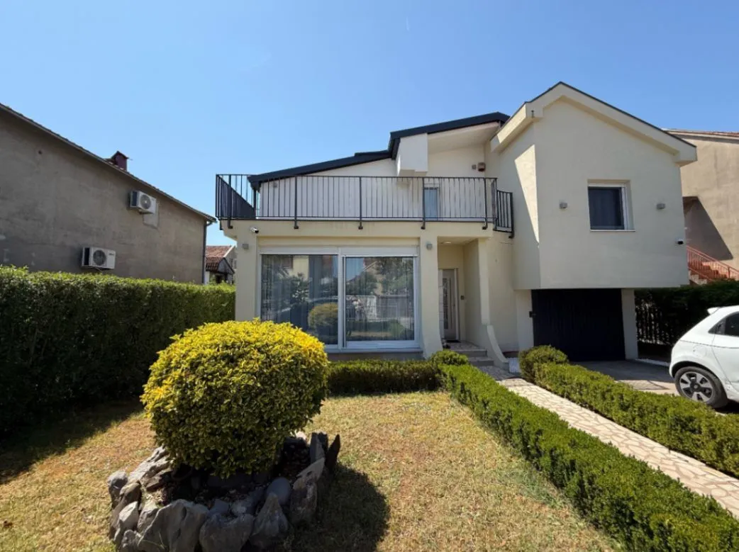 Prodaja, kuća, 145m², Stari Aerodrom, Podgorica