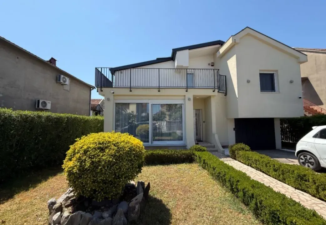 Prodaja, kuća, 145m², Stari Aerodrom, Podgorica