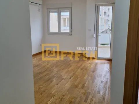 Izdavanje, jednosoban stan, 59m², City Kvart, Podgorica - image 3