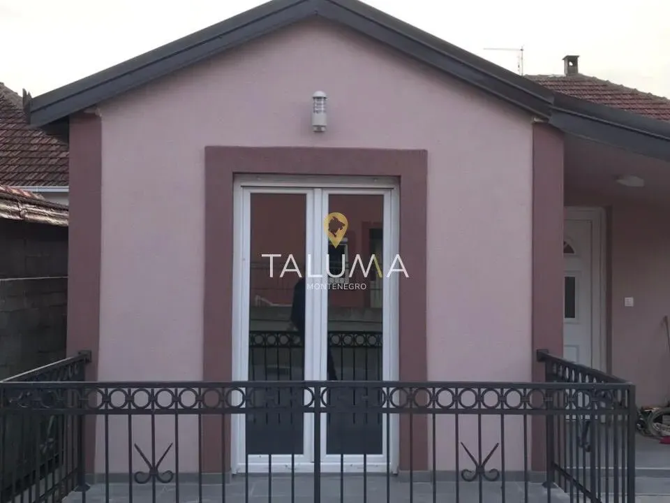 Rent, studio apartment, 20m², Tološi, Podgorica