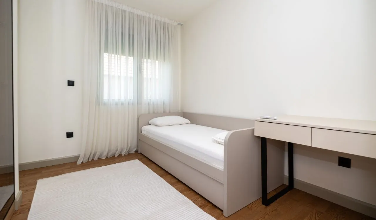 Rent, house, 280m², Stari Aerodrom, Podgorica