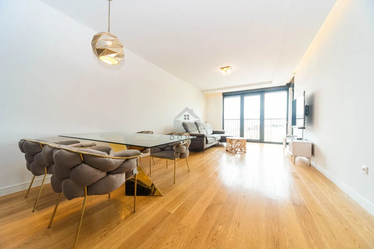 Izdavanje, trosoban stan, 108m², Podgorica, Crna Gora