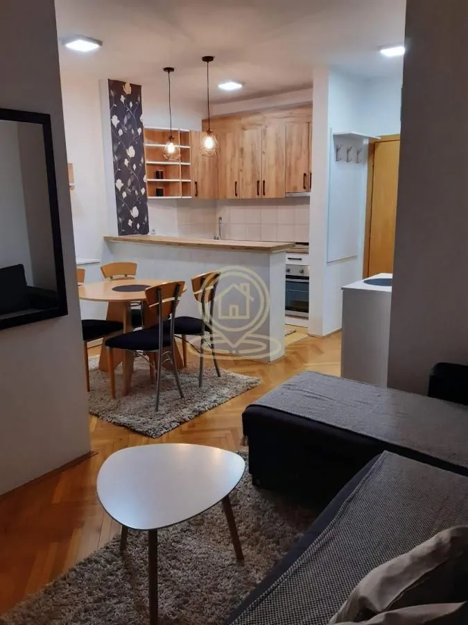Izdavanje, jednosoban stan, 39m², Bulevar Oslobodjenja, Novi Sad Sve Podlokacije