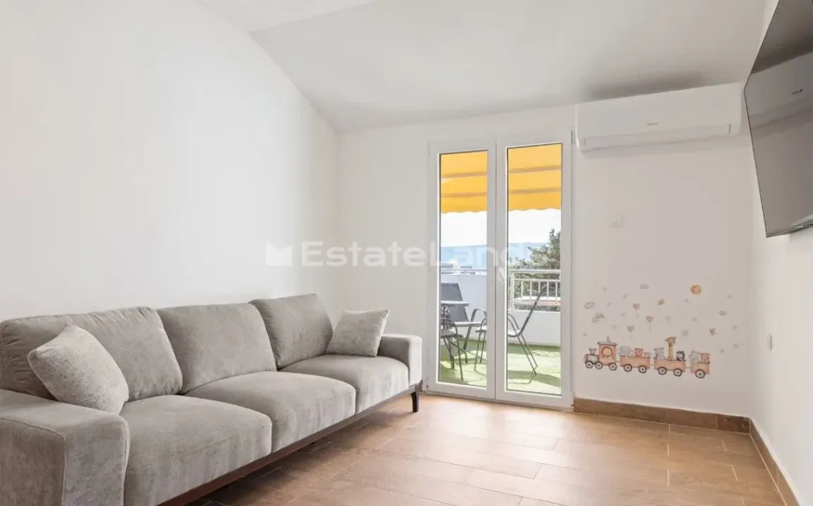 Rent, two bedroom apartment, 75m², Seljanovo, Tivat