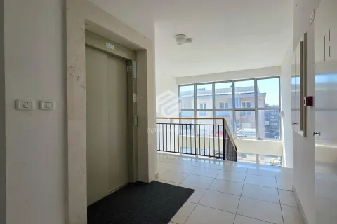 Prodaja, dvosoban stan, 63m², City Kvart, Podgorica - image 20