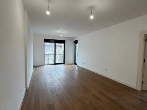 Prodaja, dvosoban stan, 79m², Preko Morače, Podgorica - image 1