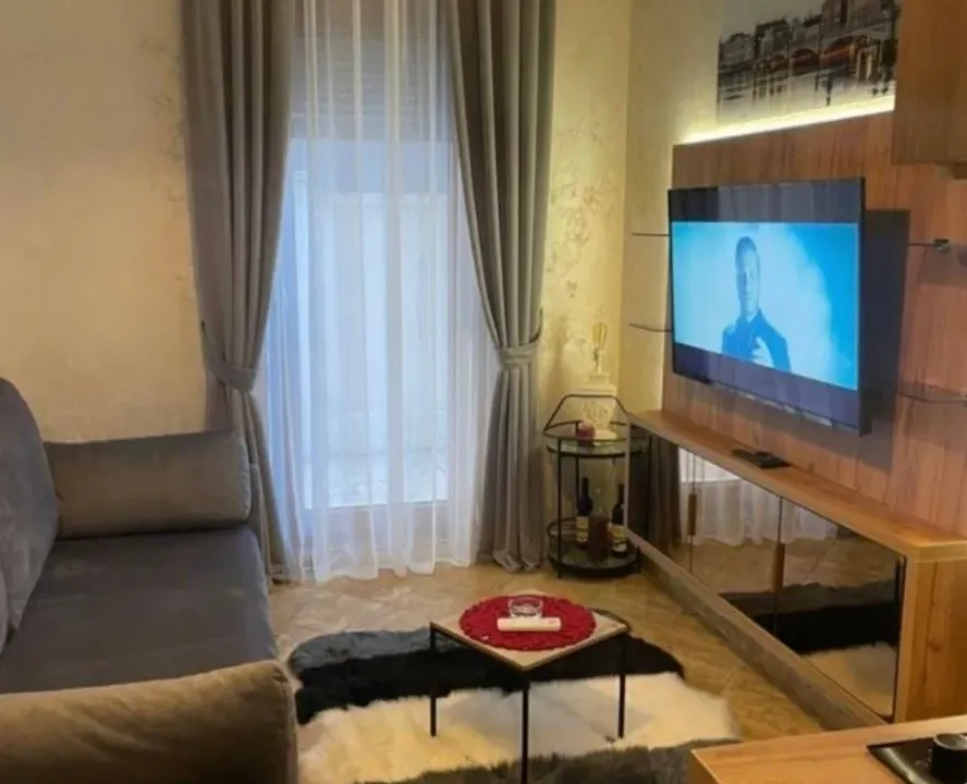 Izdavanje, garsonjera, 20m², Momišići, Podgorica