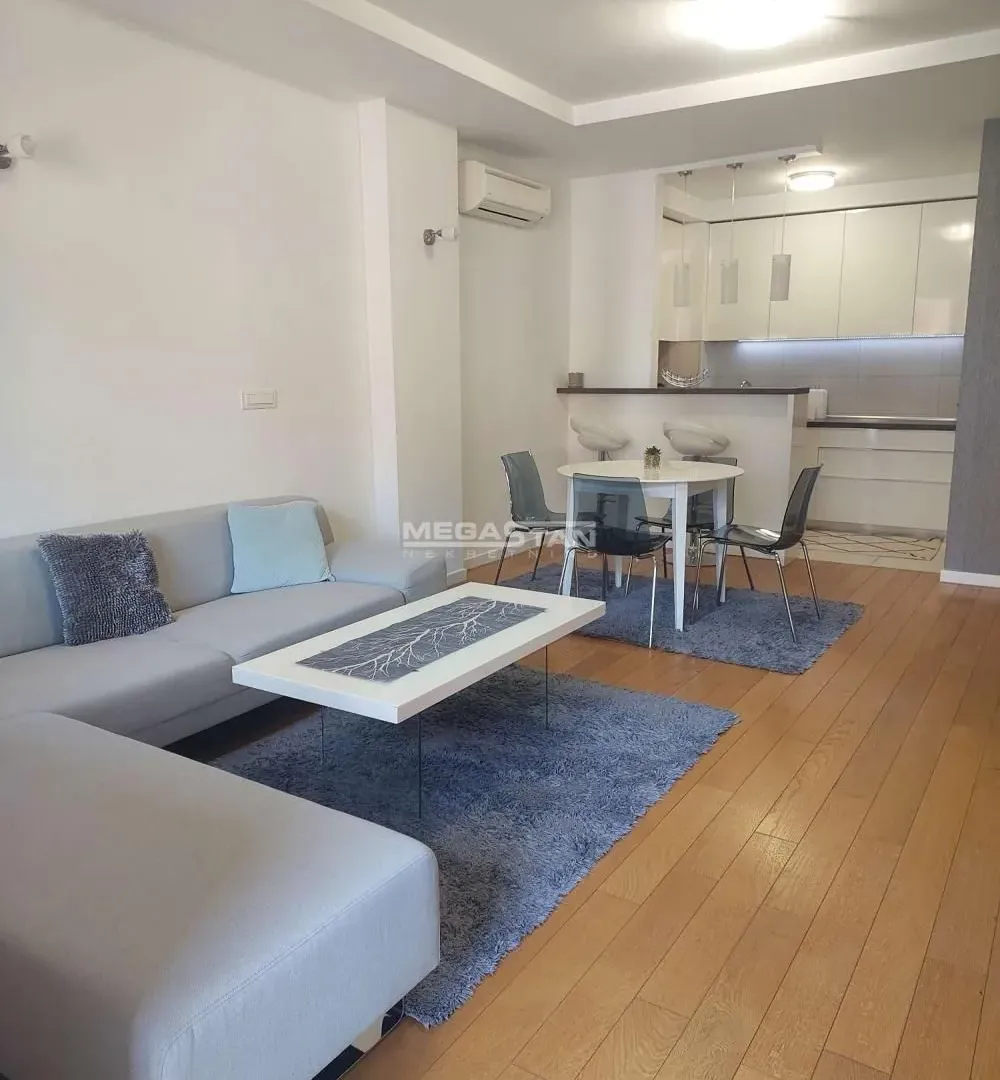 Izdavanje, dvosoban stan, 60m², Novi Beograd Sve Podlokacije, Beograd