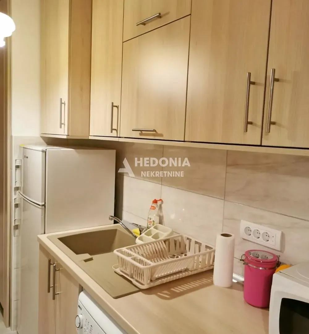 Prodaja, dvosoban stan, 49m², Kanarevo Brdo, Beograd