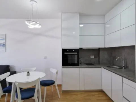 Rent, one bedroom apartment, 50m², Bečići, Budva - image 2