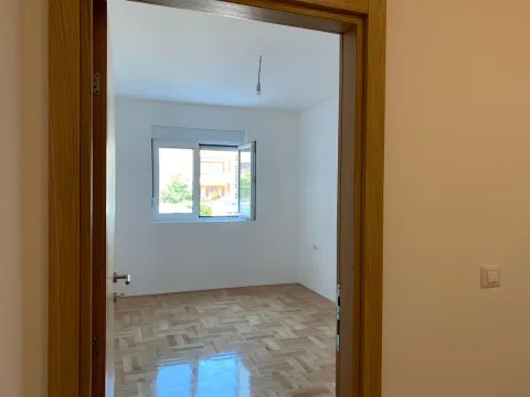 Izdavanje, jednosoban stan, 56m², Stari Aerodrom, Podgorica - image 6