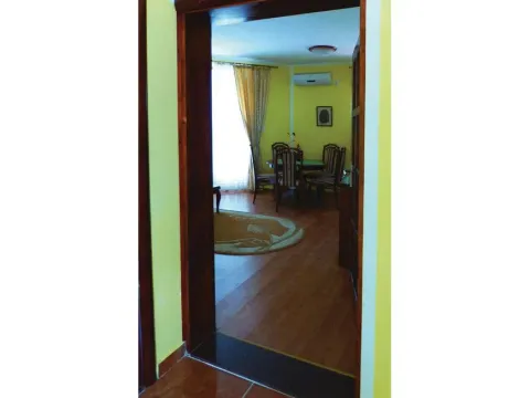 Izdavanje, jednosoban stan, 80m², Topla, Herceg Novi - image 7