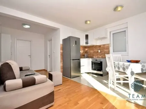Rent, two bedroom apartment, 55m², Igalo, Herceg Novi - image 1