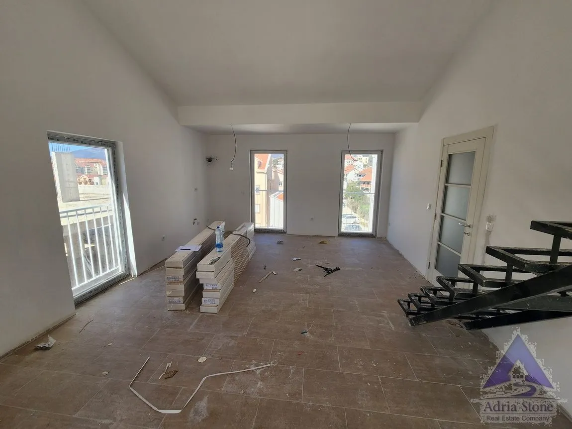 Sale, four bedroom apartment, 123m², Kalimanj, Tivat