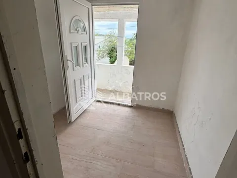 Rent, three bedroom apartment, 90m², Sutomore, Bar - image 3