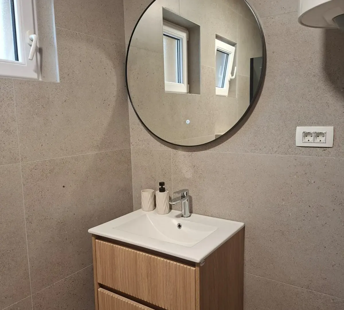 Rent, one bedroom apartment, 65m², Boka Place, Tivat