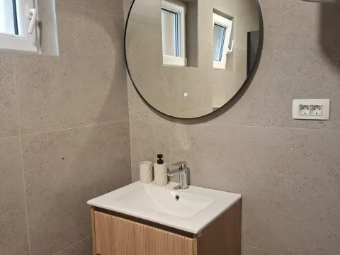 Rent, one bedroom apartment, 65m², Boka Place, Tivat - image 9