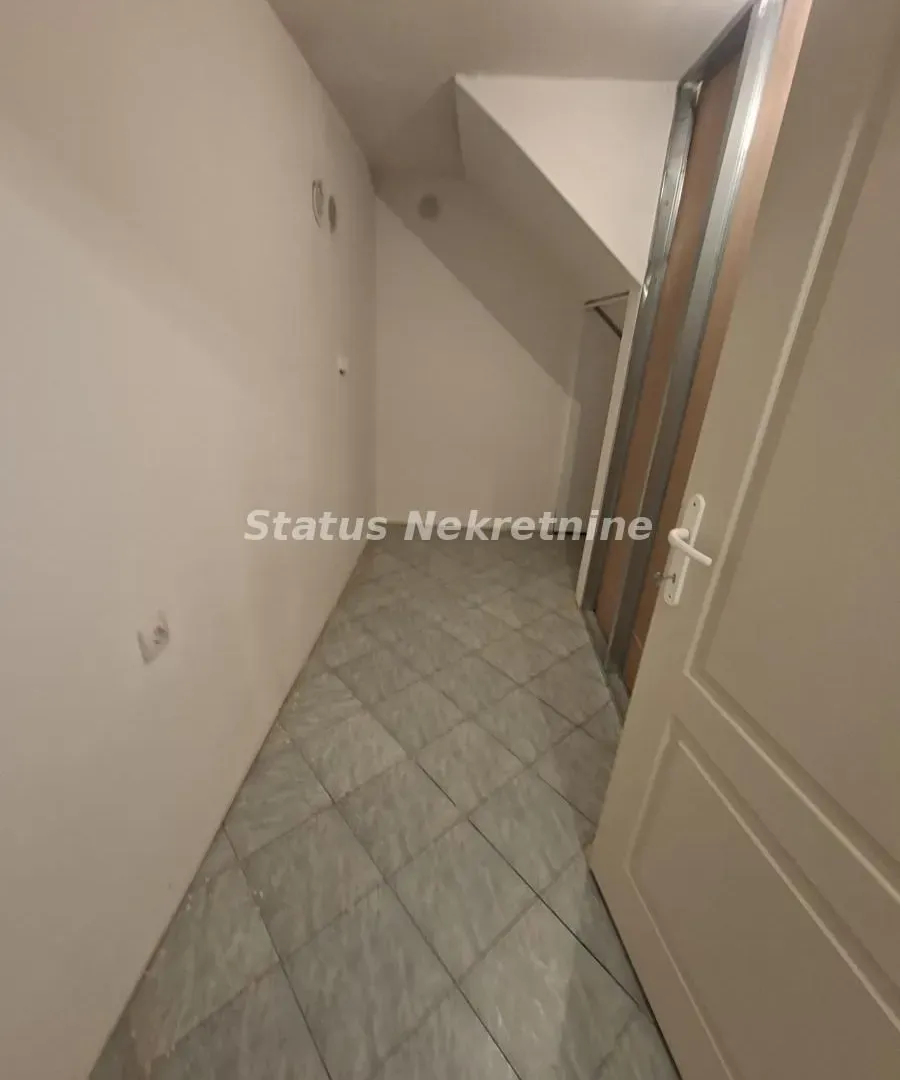 Rent, office space, 94m², Rotkvarija, Novi Sad Sve Podlokacije