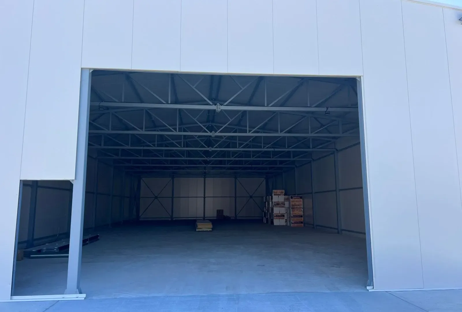 Izdavanje, poslovni prostor, 585m², Stari Aerodrom, Podgorica