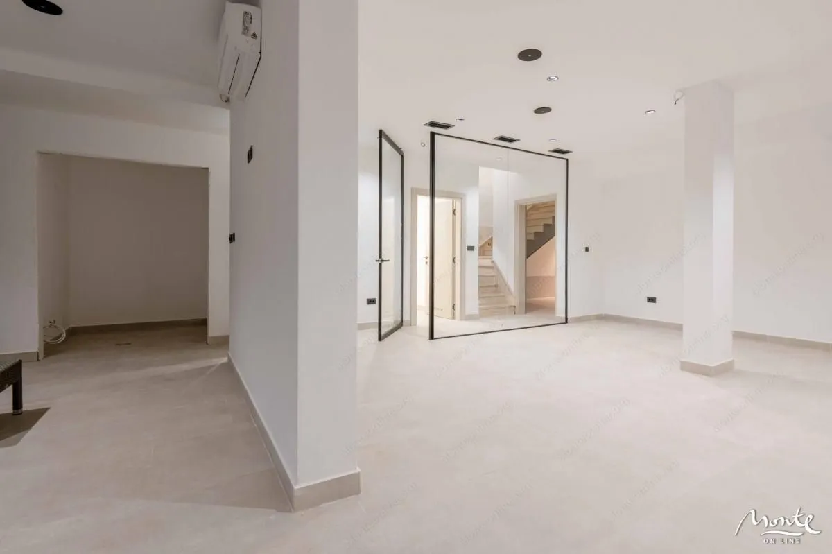 Sale, house, 240m², Kamenovo, Budva