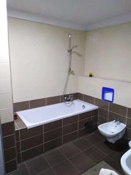 Izdavanje, četvorosoban stan, 118m², Savski Venac, Beograd
