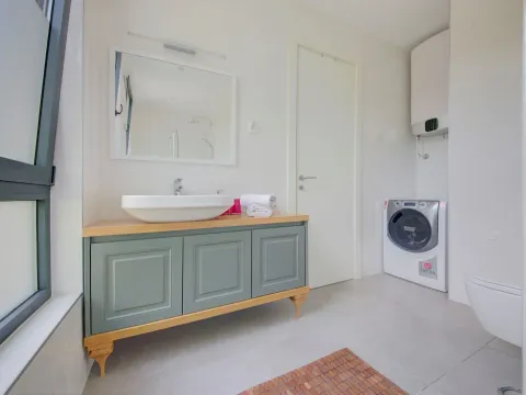 Prodaja, stan, 80m², Tivat, Crna Gora - image 13