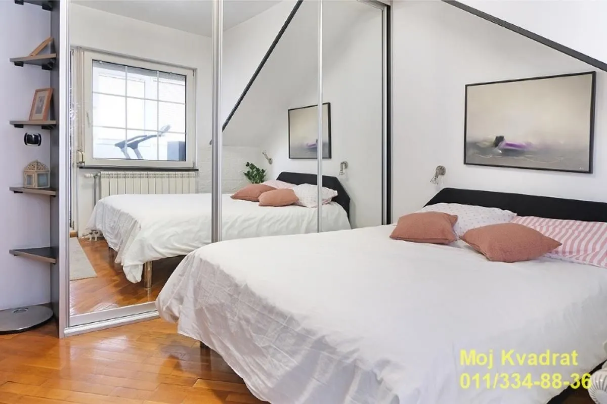 Prodaja, dvosoban stan, 54m², Kalenić Pijaca, Vračar Sve Podlokacije